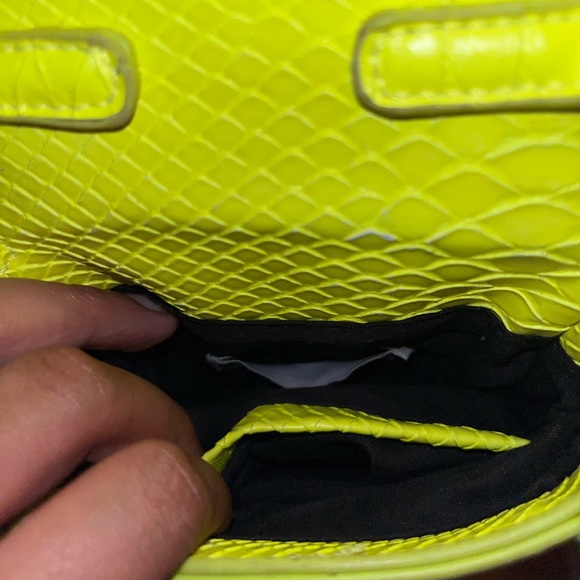 Neon green crossbody bag - Picture 2 of 2